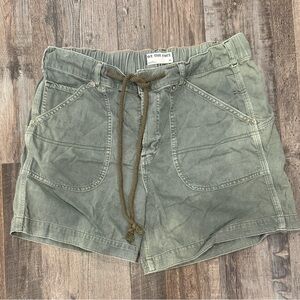 Free People, We The Free-Sage Green Women's Cargo Shorts, size Medium